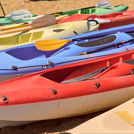 Lovely Overlooking The Pool In