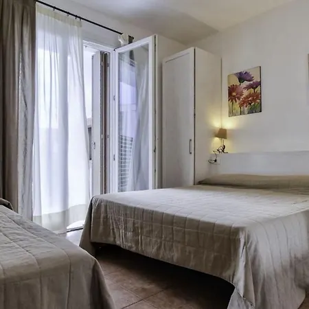 Lovely Overlooking The Pool In Apartament Bibione