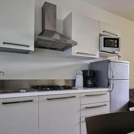 Lovely Overlooking The Pool In Bibione