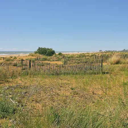 Lovely Overlooking The Pool In *