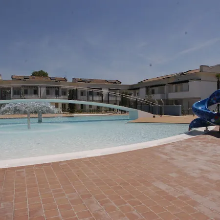 Lovely Overlooking The Pool In * Bibione
