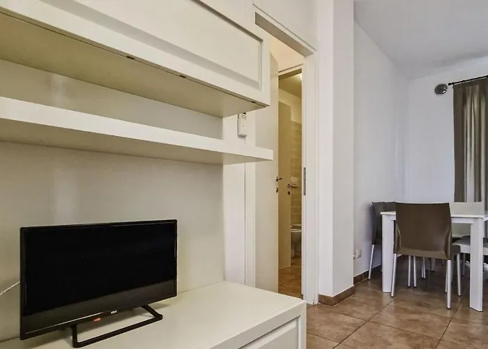 Appartement Lovely Overlooking The Pool In