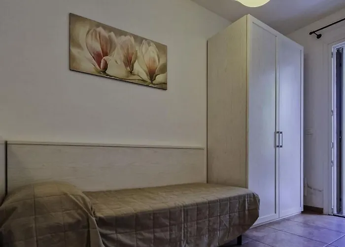 Appartement Lovely Overlooking The Pool In *