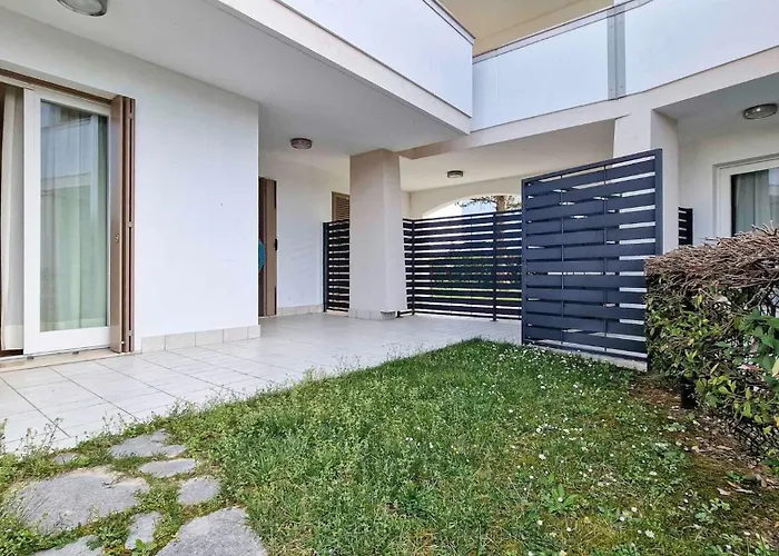 Appartement Lovely Overlooking The Pool In Bibione