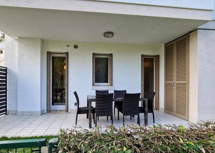 Appartement Lovely Overlooking The Pool In Bibione