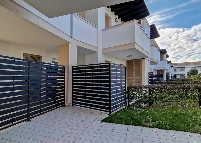 Lovely Overlooking The Pool In * Bibione