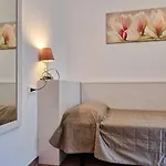 Апартаменти Lovely Overlooking The Pool In *