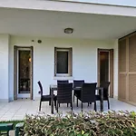 شقة Lovely Overlooking The Pool In بيبيوني