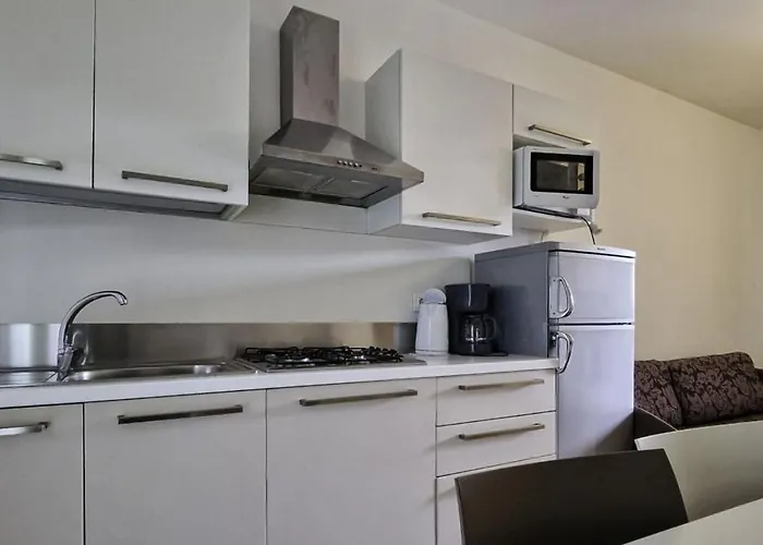 Lovely Overlooking The Pool In بيبيوني